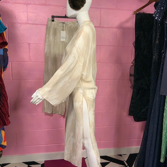 Zara Set - Picture 2 of 6